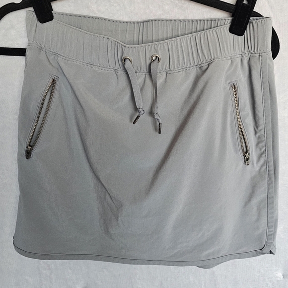 Athleta Stretch-In Skort – Cobblestone Gray – Size Small EUC - Picture 6 of 7